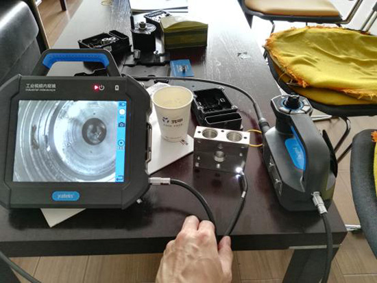 用亞泰光電工業(yè)內窺鏡查看旁路支管等加工情況，毛刺及殘缺部位